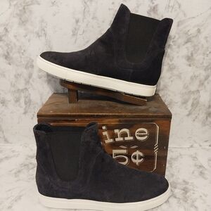 Pre-owned VINCE Newlyn Suede Boots